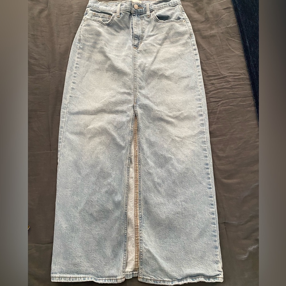 Universal Thread Light Blue Jean Skirt with front slit